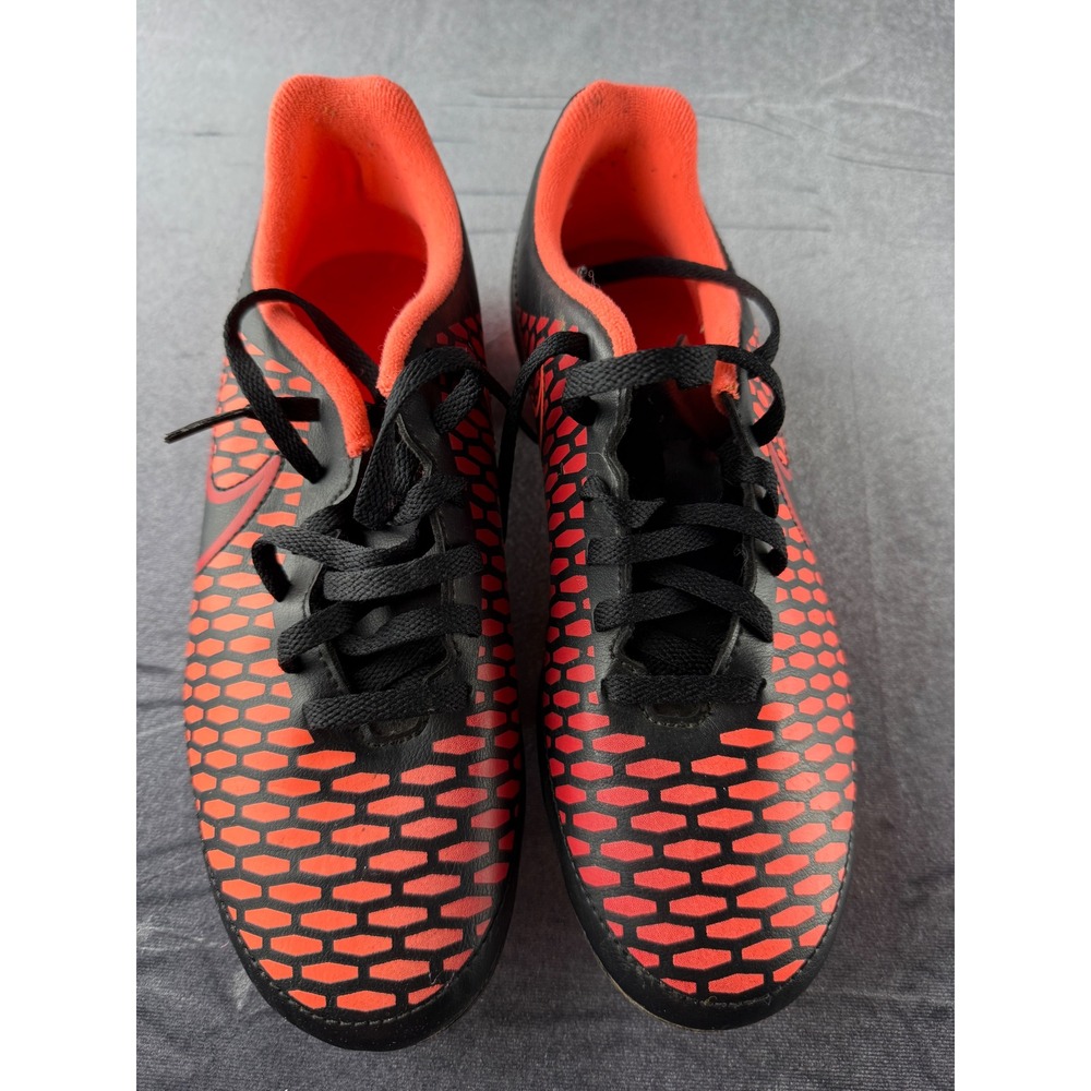 Nike Magista Ola FG Soccer Cleats Black Orange 658570-002 Size 8Y Pre Owned